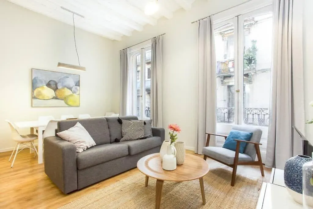 アパート Bright And Modern 4Bedroom With Terrace In Las Ramblas P1 バルセロナ スペイン
